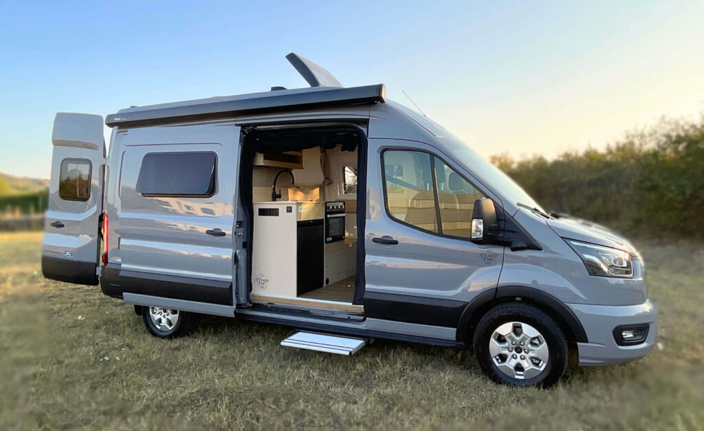 Fourgon aménagé sur-mesure Ford Transit 2T atelier à contre van