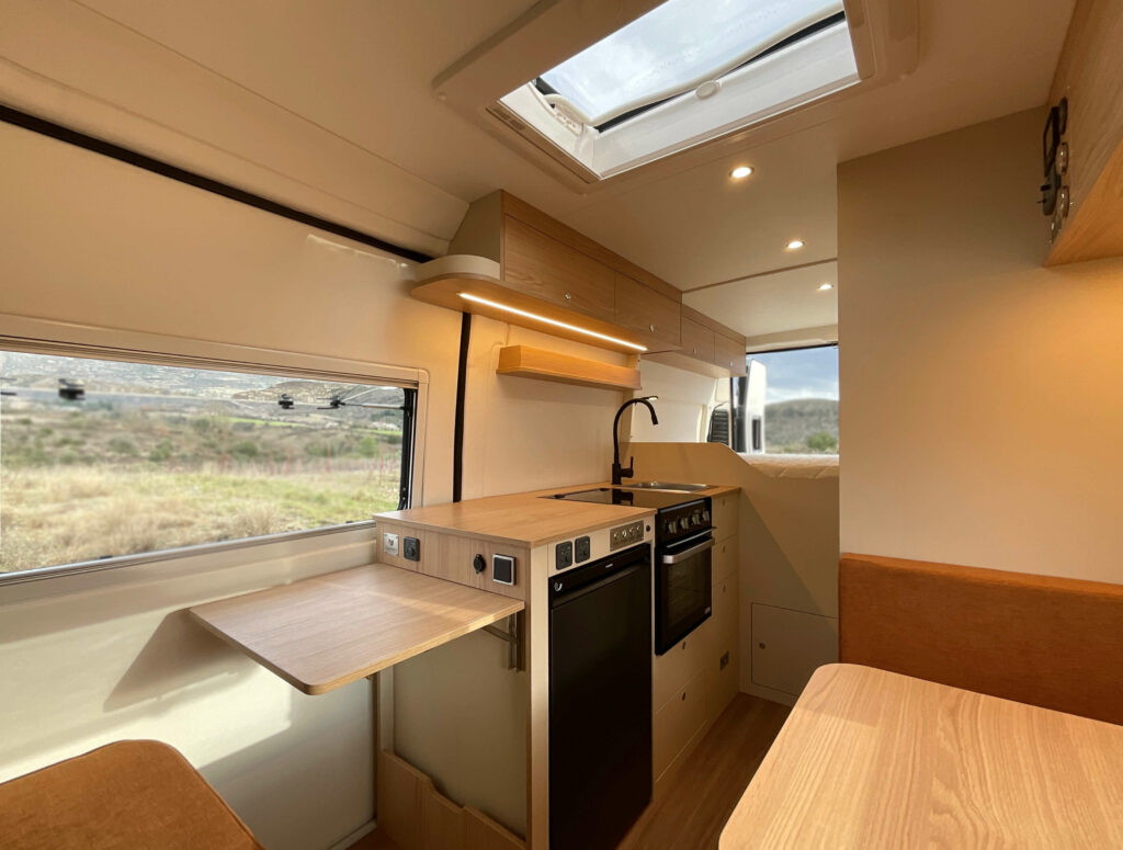 aménagement fourgon sur-mesure ardeche auvergne rhone alpes ducato l4h2 qualité haut de gamme