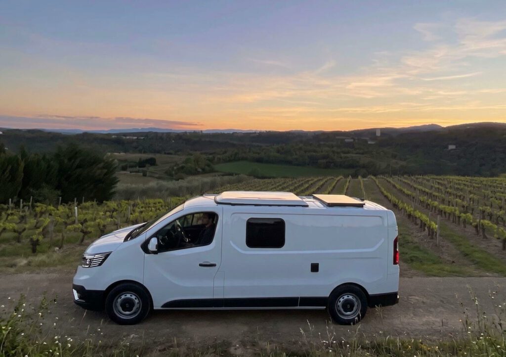Van aménagé sur-mesure Renault Trafic L2H1 atelier a contre van van amenagé ardeche rhone alpes