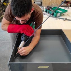 fabrication sur mesure cuve réservoir d'eau van fourgon aménagé camping car, receveur bas à douche sur mesure plastique
